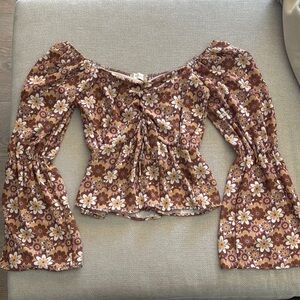 Brown and White Bell Sleeve Blouse with 3/4 Sleeves and Ruffled Style